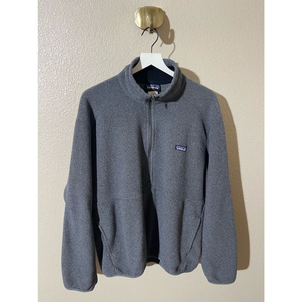 Patagonia Men’s Charcoal Gray Half-Zip Fleece Pullover
